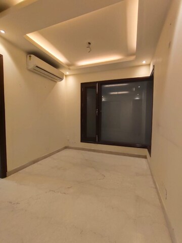 Room in 3 BHK Builder Floor at Greater Kailash Part 3 – for Rent