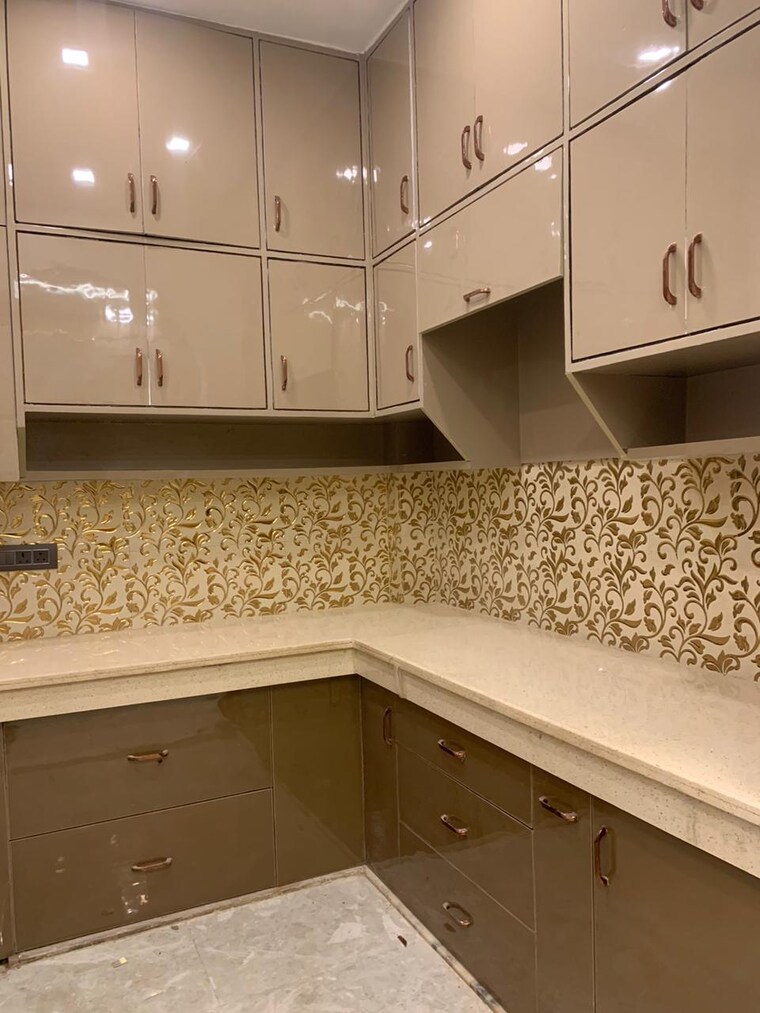 Kitchen, shalimar bagh 3 Bedroom 1000 Sq.Ft. Builder Floor In Shalimar Bagh Delhi 8586120