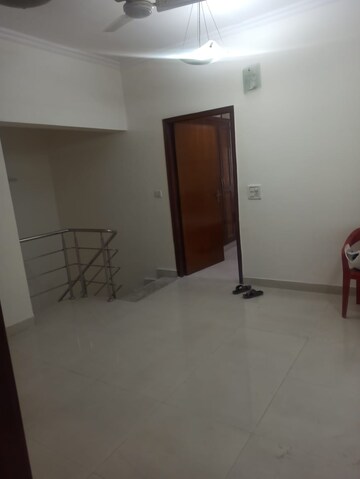 Room in 2 BHK Apartment at Vasant Kunj – for Sale