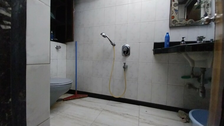 Bathroom, aster-tower 3 Bedroom 1525 Sq.Ft. Apartment In Goregaon East Mumbai 8586151