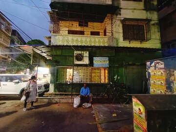  Shop For Rent in Lake Town