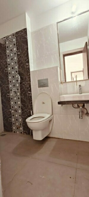 Bathroom in 6 BHK Apartment at Oberoi Exquisite Goregaon, Goregaon East – for Sale