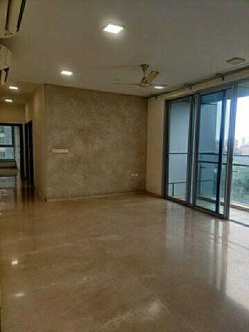 Room in 6 BHK Apartment at Oberoi Exquisite Goregaon, Goregaon East – for Sale