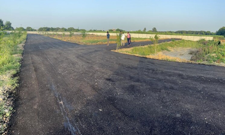 undefined, bernard-homes  122 Sq.Yd. Plot In Sector 17a Yamuna Expressway Greater Noida 8586189