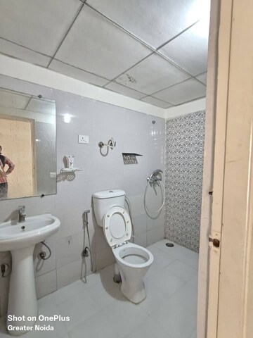 Team Area in 1 BHK Apartment at Gaur City 2 - 14th Avenue, Sector 16c Greater Noida – for Rent