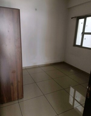 Room in 3 BHK Apartment at Gulshan Bellina, Sector 16 Greater Noida – for Sale