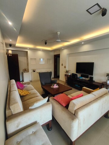 Master Bedroom in 3 BHK Apartment at Juhu Pearl, Juhu – for Rent
