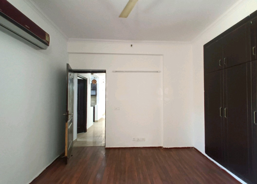 2 BHK + Pooja Room Apartment For Sale in Amrapali Silicon City