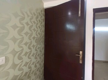 Furnished Amenities in 2 BHK Apartment at Amrapali Silicon City, Sector 76 – for Sale