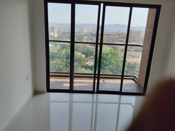 Room in 2 BHK Apartment at Kumar Palmspring Towers, Undri – for Rent