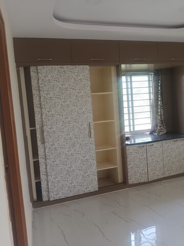 Room in 2 BHK Apartment at Manikonda – for Rent