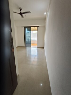 Room in 1 BHK Apartment at Banyan Tree Apartments Kharadi, Kharadi – for Sale