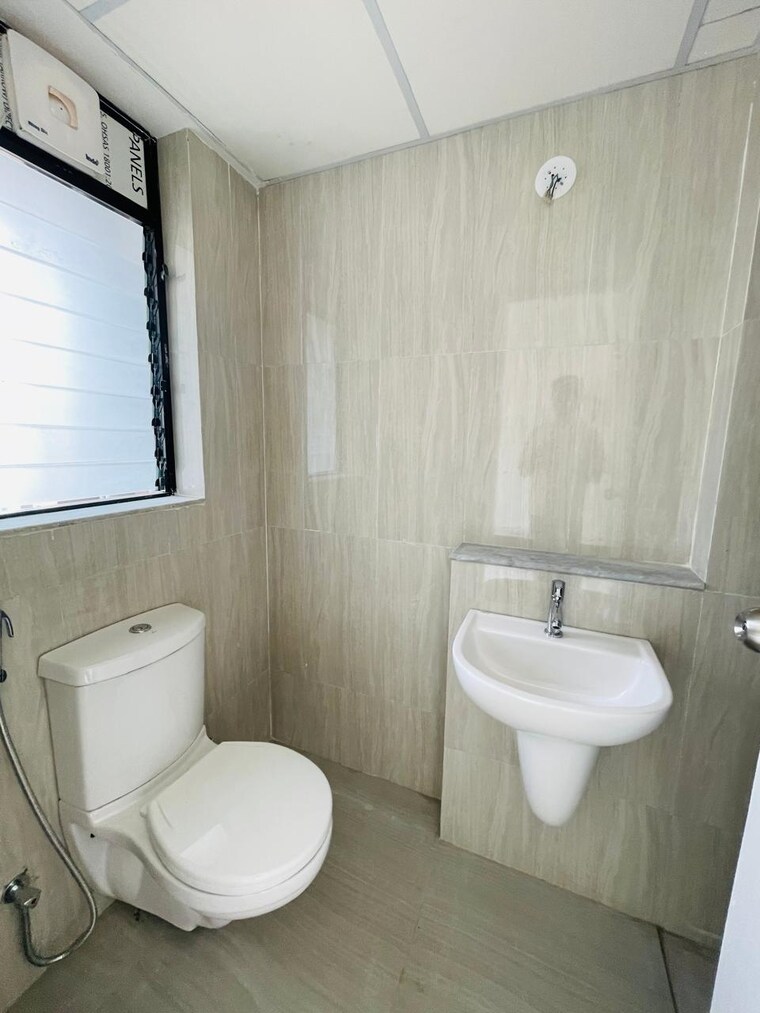 Bathroom, runwal-gardens 3 Bedroom 905 Sq.Ft. Apartment In Dombivli East Thane 8586578