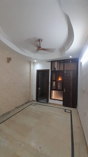 Building Lobby in 3 BHK Builder Floor at Indrapuram – for Sale