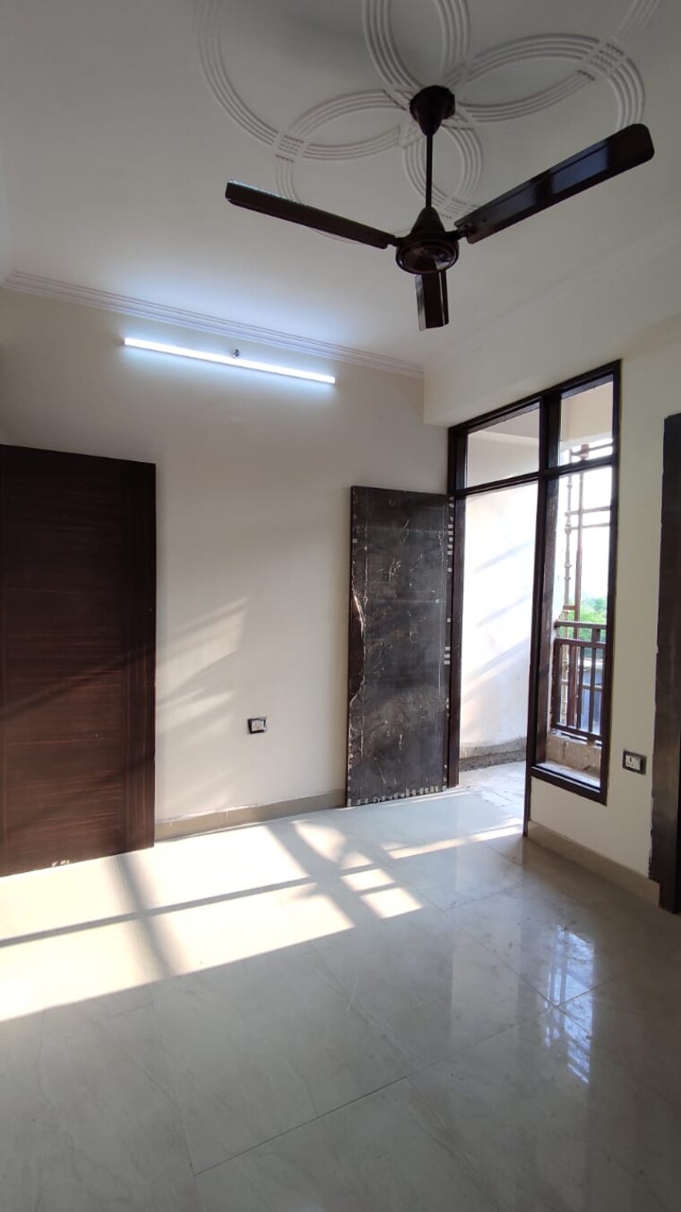 Room, kritak-modern-apartments 3 Bedroom 1500 Sq.Ft. Apartment In Sector 73 Noida 8586590