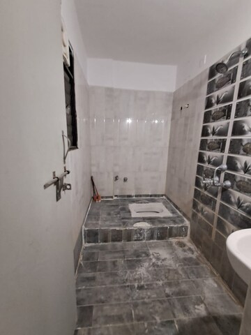 Bathroom in 3 BHK Apartment at Manish Nagar – for Rent