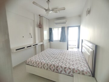 Bedroom in 3 BHK Apartment at Shivaji Park – for Rent