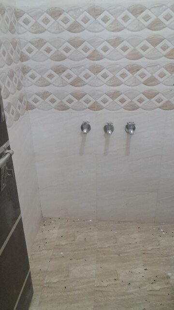 Bathroom in 4 BHK Independent House at Kala Kuan – for Rent