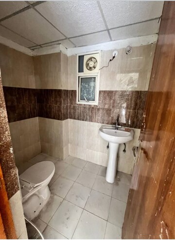 Bathroom in 4 BHK Apartment at Mahagun Mywoods, Sector 16c Greater Noida – for Sale