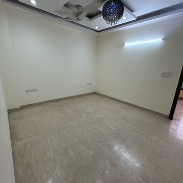 Room in 2 BHK Builder Floor at Lajpat Nagar I – for Rent
