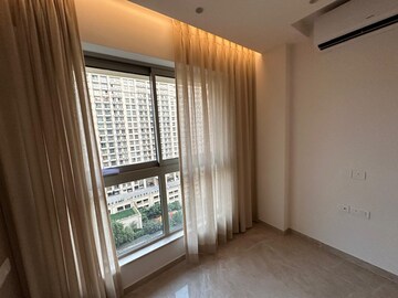 Room in 1 BHK Apartment at Hiranandani Regent Hill, Powai – for Rent