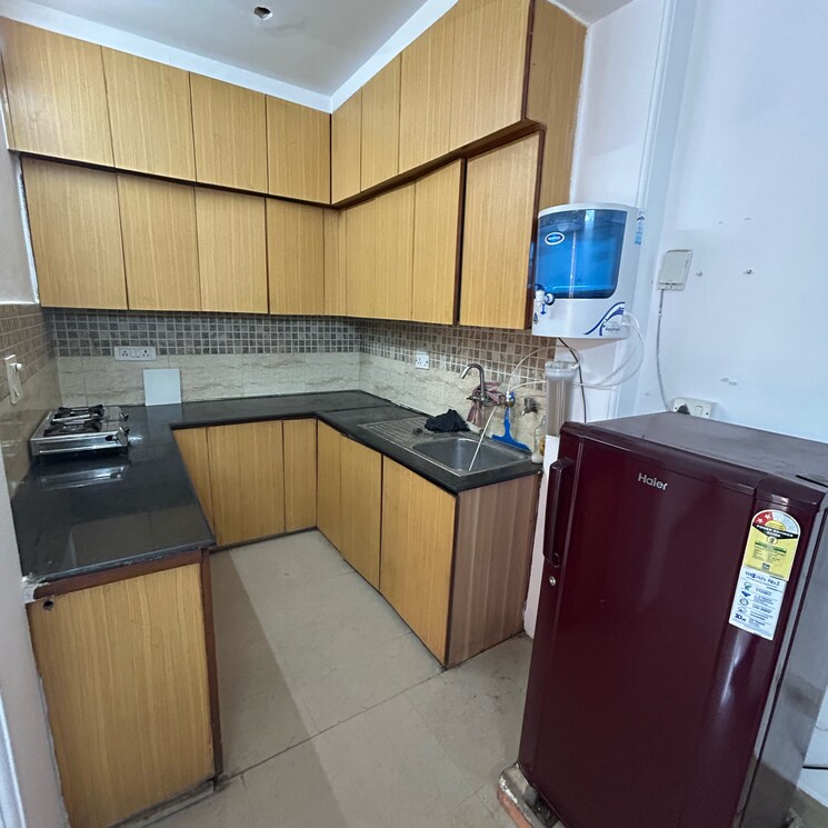 Kitchen, lajpat nagar i 2 Bedroom 900 Sq.Ft. Builder Floor In Lajpat Nagar I Delhi 8586682