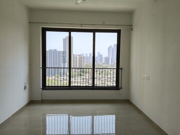 Room in 2 BHK Apartment at Mahindra Roots, Kandivali East – for Rent