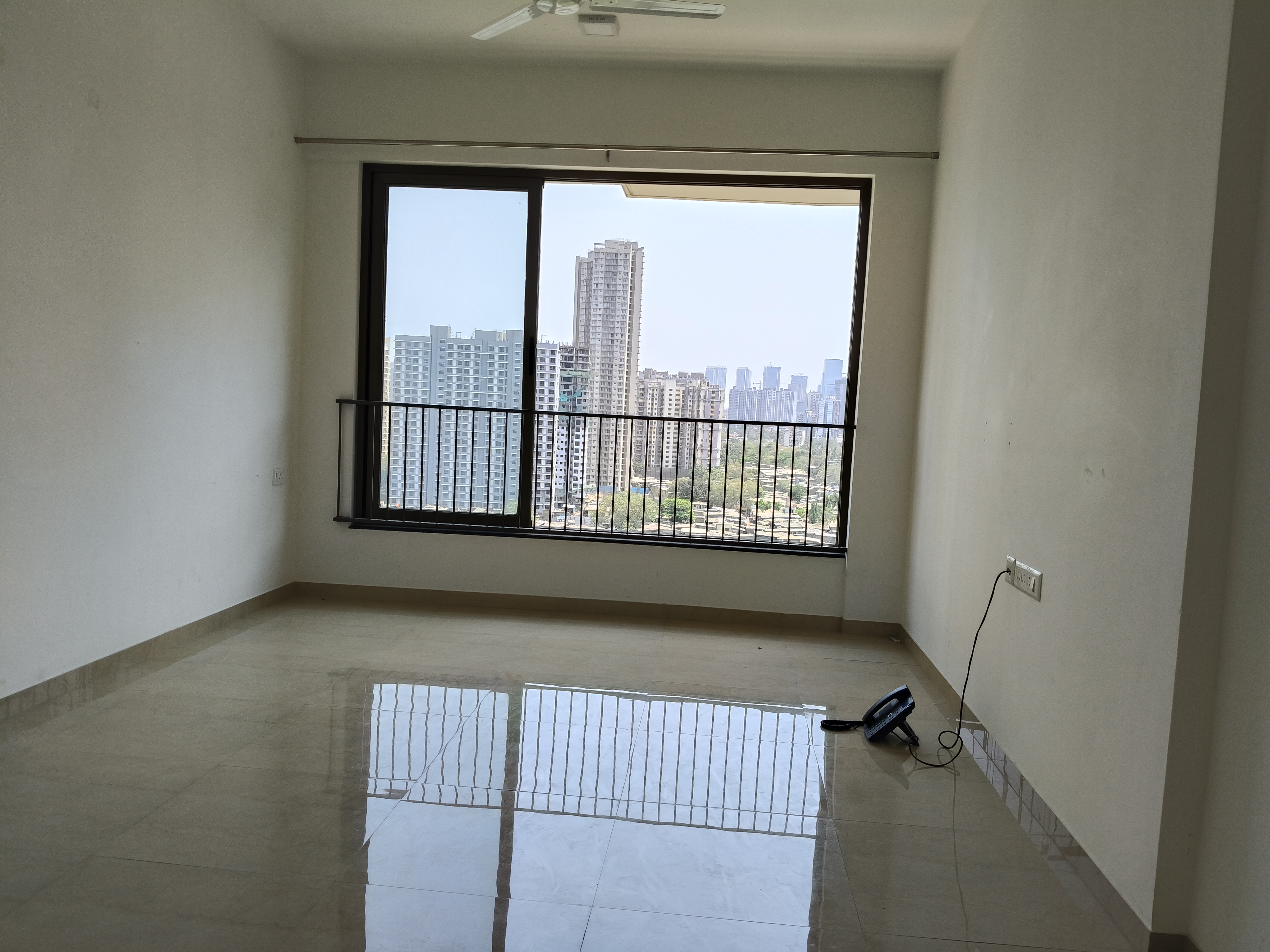 2 BHK Apartment For Rent in Mahindra Roots