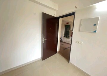 Room in 2 BHK Apartment at Sethi Max Royale, Sector 76 – for Sale