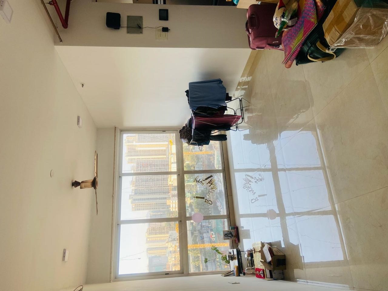 1.5 BHK + Servant Room Apartment For Sale in Runwal Forests