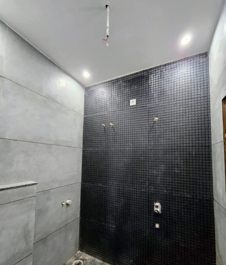 Bathroom, sector 125 4 Bedroom 120 Sq.Yd. Independent House In Sector 125 Mohali 8586740