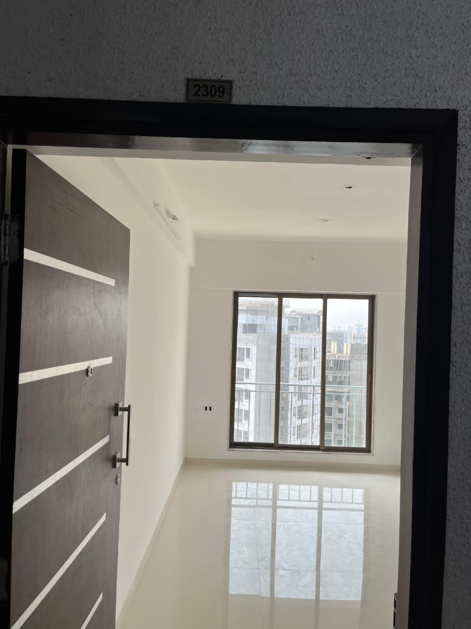 1 BHK + Extra Room Apartment For Rent in Tiara Hills