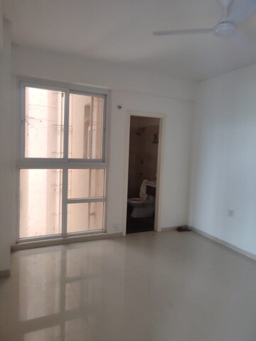 Room in 3 BHK Apartment at Tulip Violet, Sector 69 – for Rent
