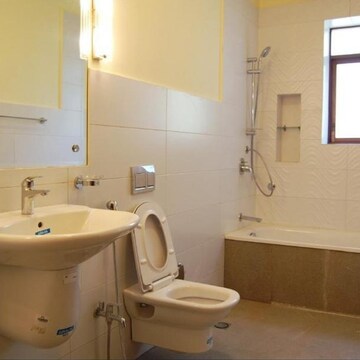 Bathroom in 3 BHK Apartment at Dunkeld Apartment, Malabar Hill – for Rent