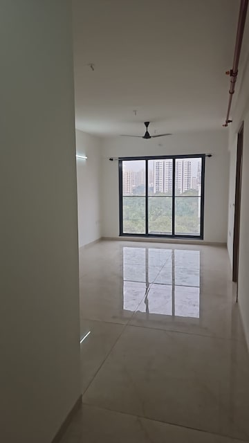 Room in 3 BHK Apartment at Godrej Urban Park, Chandivali – for Rent