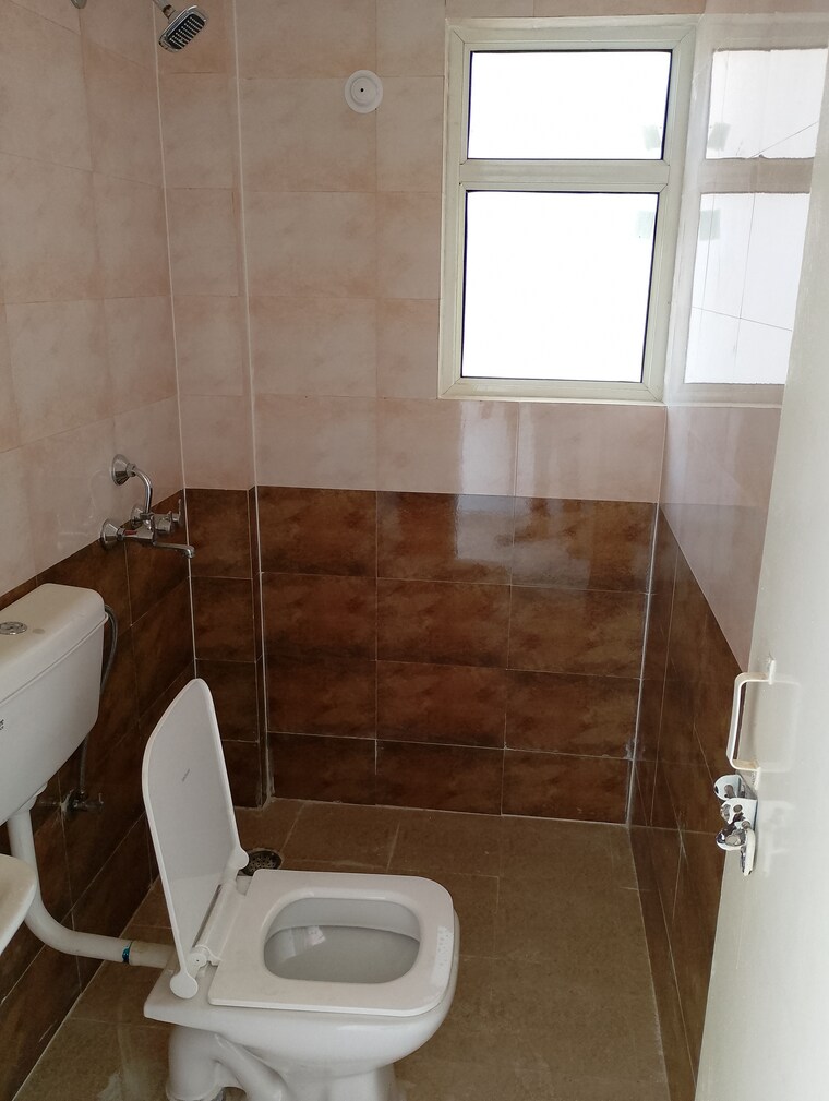 Bathroom, rof-alante 3 Bedroom 650 Sq.Ft. Apartment In Sector 108 Gurgaon 8586991