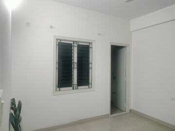 Room in 2 BHK Apartment at Domlur – for Rent