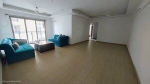 Room in 4 BHK Apartment at Surbhi CHS Andheri West, Andheri West – for Sale