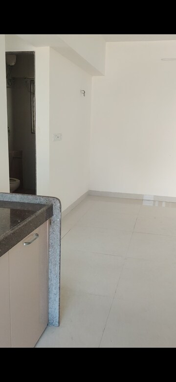 Room in 2 BHK Apartment at Karmvir Avant Western Woods, Dahisar East – for Rent