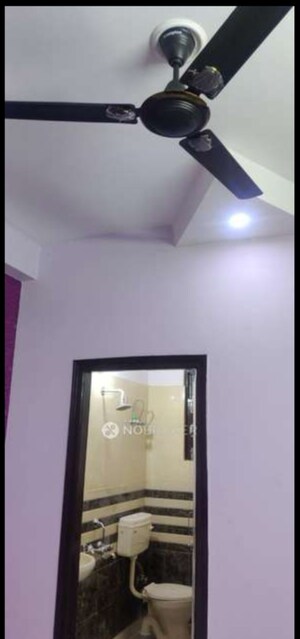 Furnished Amenities in 2 BHK Builder Floor at Krishna Nagar – for Sale