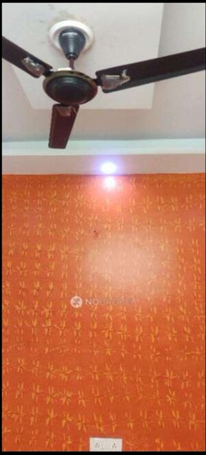 Furnished Amenities in 2 BHK Builder Floor at Krishna Nagar – for Sale