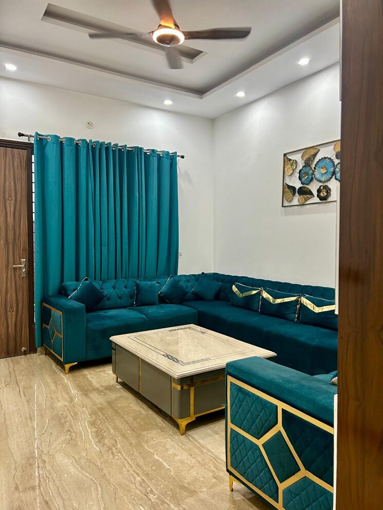Living Room, bptp-eden-estate 6+ Bedroom 300 Sq.Yd. Independent House In Sector 81 Faridabad 8587127