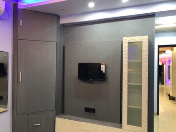 Bathroom in 2.5 BHK Apartment at Puri Pratham, Sector 84 – for Rent