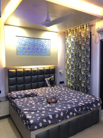 Bedroom in 2.5 BHK Apartment at Puri Pratham, Sector 84 – for Rent