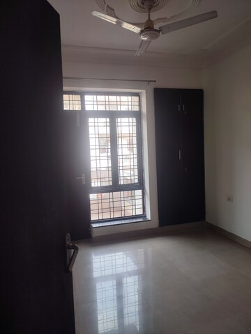 Room in 2 BHK Builder Floor at Ardee City, Sector 52 – for Rent