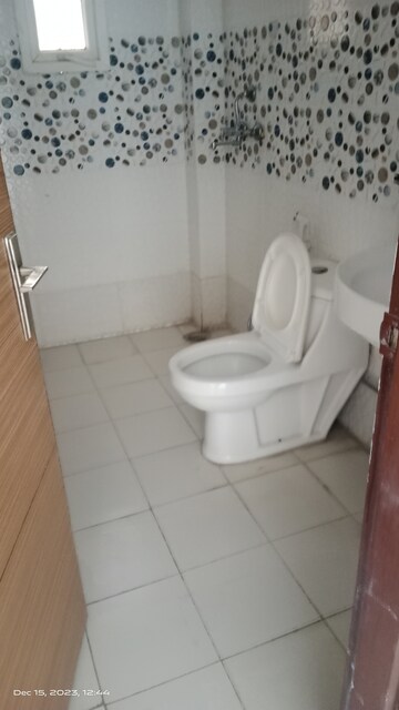 Bathroom in 3 BHK Apartment at Saya Zion, Sector 4 Greater Noida – for Rent