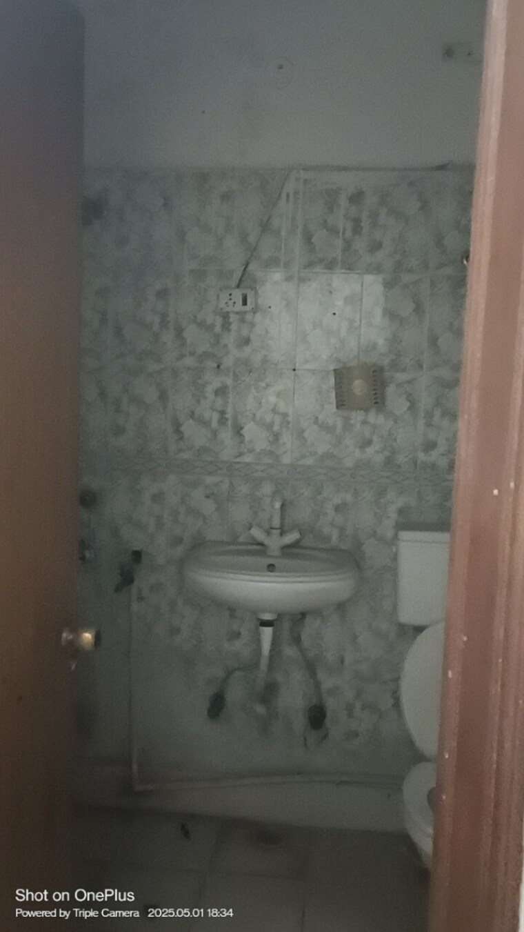 Master Bedroom, ashoka-enclave-faridabad 3 Bedroom 225 Sq.Yd. Builder Floor In Sector 34 Faridabad 8587317