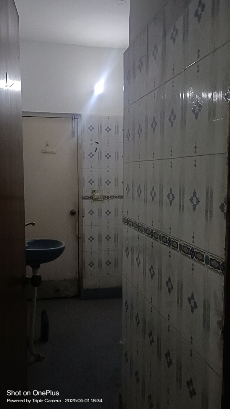 Bathroom, ashoka-enclave-faridabad 3 Bedroom 225 Sq.Yd. Builder Floor In Sector 34 Faridabad 8587317