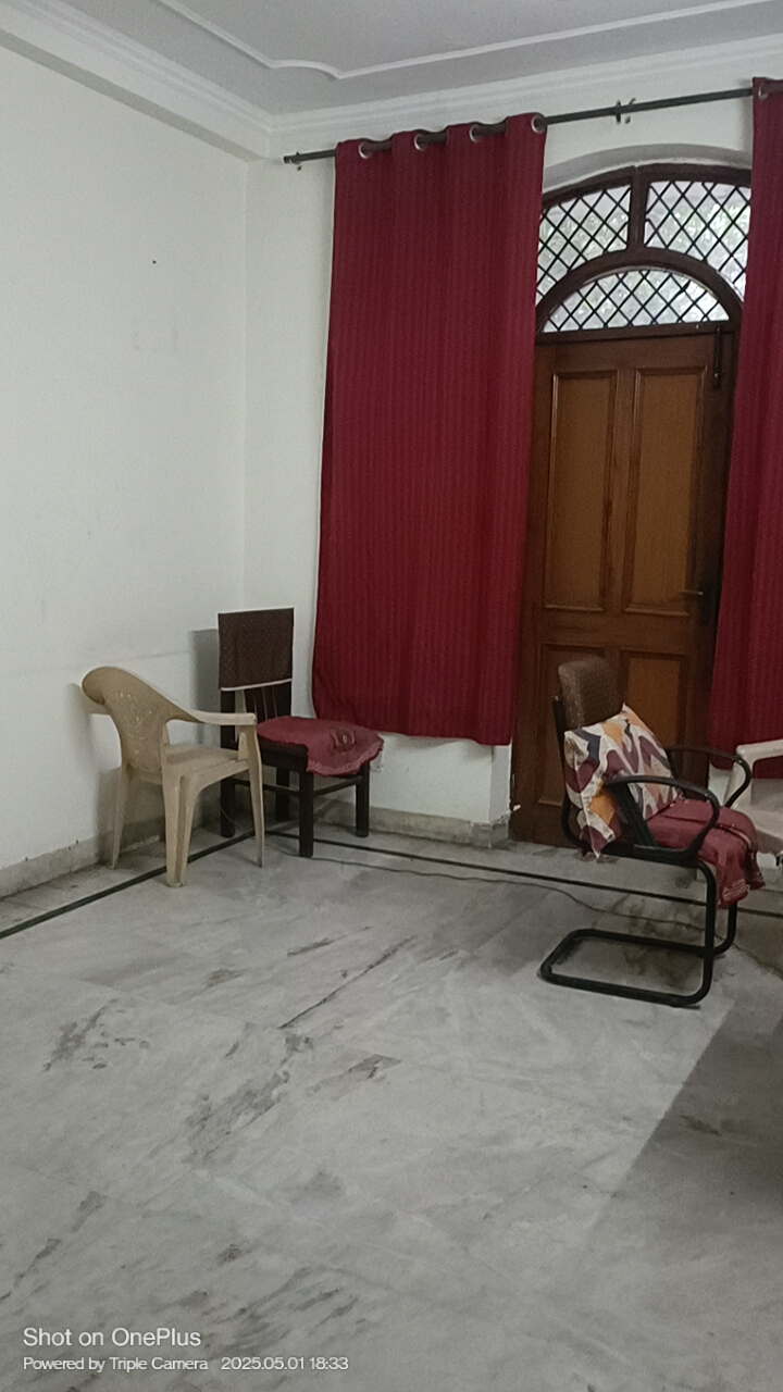 3 BHK + Pooja Room 225 Sq.Yd. Builder Floor in Ashoka Enclave Faridabad