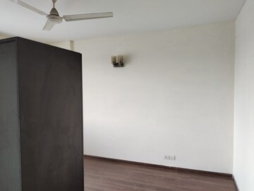 Room in 3 BHK Apartment at M3M Woodshire, Sector 107 – for Rent